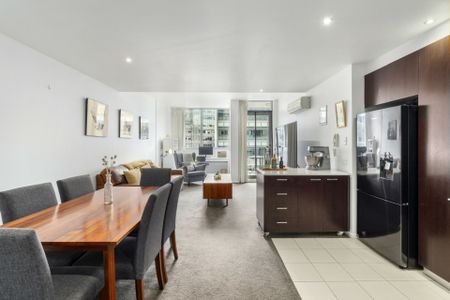 In The Heart Of The City! - Photo 4