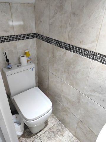 Room in a Shared House, Cowley Road, IG1 - Photo 5