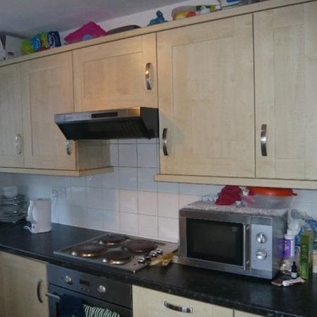 2 bedroom maisonette to rent - Photo 4