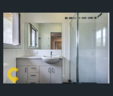 “Modern 3-Bedroom House in Browns Plains” - Photo 4