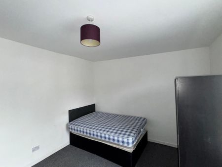 9 Austin Street, Wolverhampton, West Midlands, WV6 0NP - Photo 4