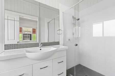 Charming Queenslander In The Heart Of Kangaroo Point - Photo 4