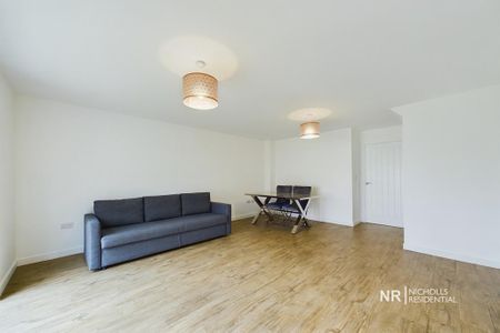 3 bedroom semi-detached house to rent - Photo 2