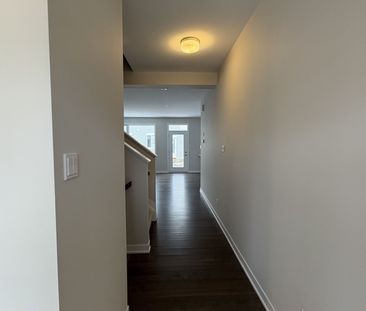 For Lease - 215 Ryan Reynolds Way, Orleans - Convent Glen and Area,... - Photo 3
