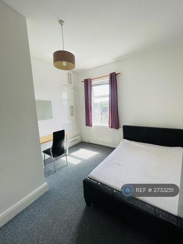 2 bedroom terraced house to rent - Photo 3