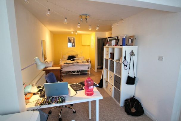 Pendennis Rise, Falmouth - Photo 1
