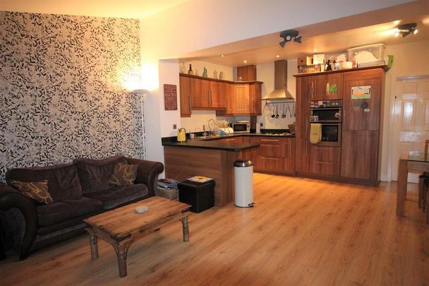 3 bedroom terraced house to rent - Photo 1