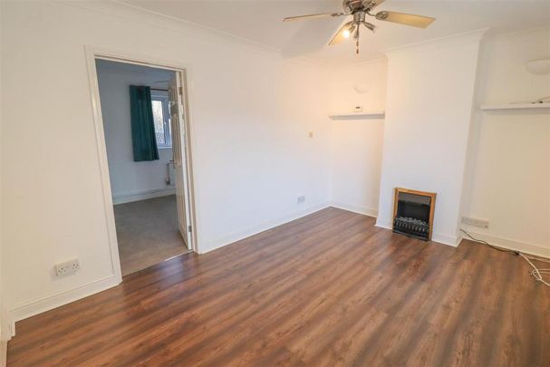 1 bedroom semi-detached bungalow to rent - Photo 1