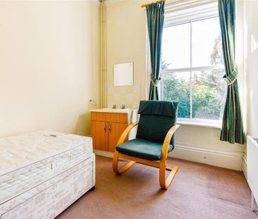 6 bedroom semi-detached house to rent - Photo 3