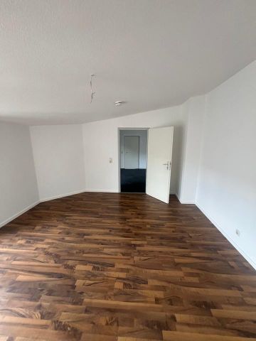 1 Monat mietfrei Renovierte 4-Raumwohnung mit neuer Einbauküche - Photo 5