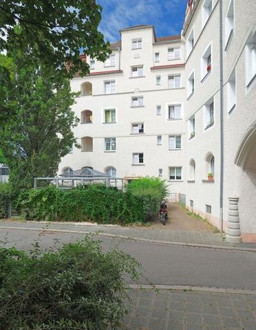 Große Vierzimmerwohnung in der Dianastraße- 2. OG ohne Aufzug! - Photo 2