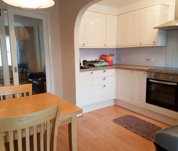 2 bedroom end of terrace house to rent - Photo 5