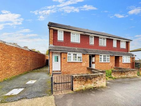 2 bedroom semi-detached house to rent - Photo 2