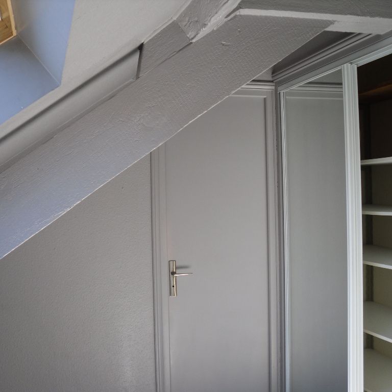 T3 RUE GUSTAVE NADAUD - Photo 1