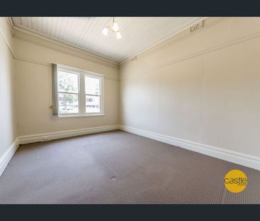 Low Maintenance Flat In Great Location! - Photo 1