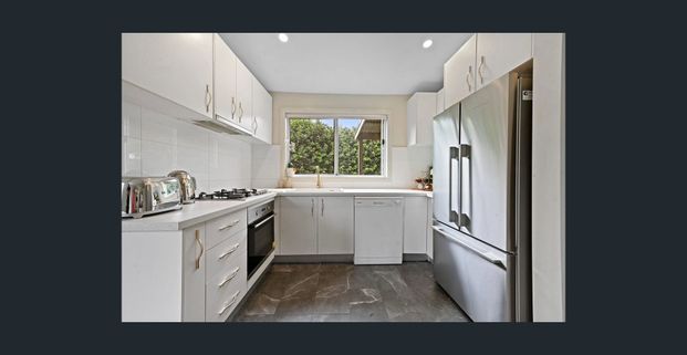 Stylish Contemporary Home in a Prime Parramatta Location - Photo 1