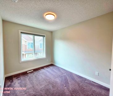 GREAT 3 BED PLUS BONUS RM, 2.5 BATH, 2 STOREY TOWNHOUSE W/A DOUBLE ... - Photo 1