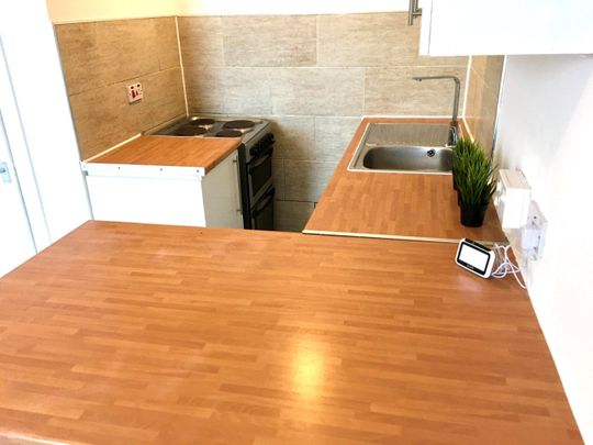 1 Bed Flat, Govanhill, G42 - Photo 1