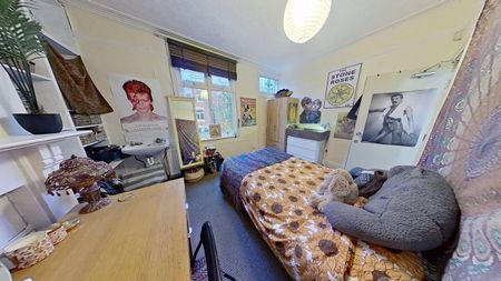 Ash road , Headingley - Photo 4