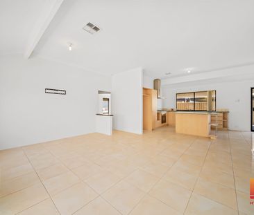 Spacious & Stylish Family Home in Prime Leda Location - Photo 2