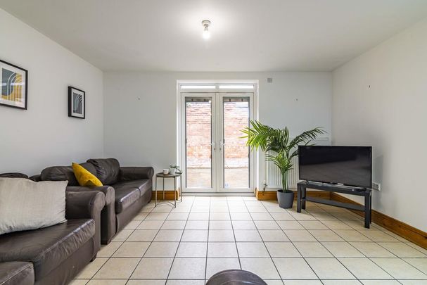 7 bedroom house to rent - Photo 1