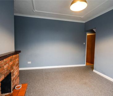 2 bedroom end of terrace house to rent - Photo 3