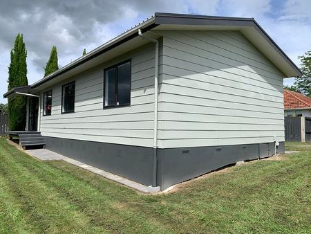Renovated 3 bedroom home - Photo 5