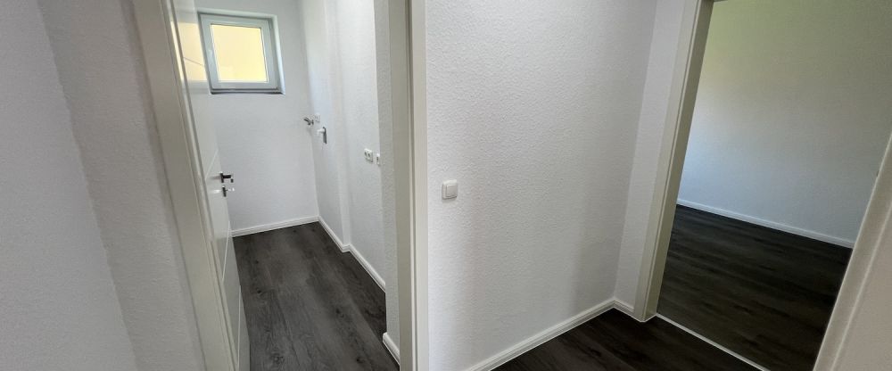 Erdgeschoss, 4 ZKB, 90 m2 WF, Vinyl, Walk-In-Dusche, Keller, Dachboden, Gartenanteil, uvm. - Photo 1