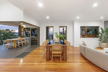 Stunning Coastal Home with Panoramic Views - Photo 4