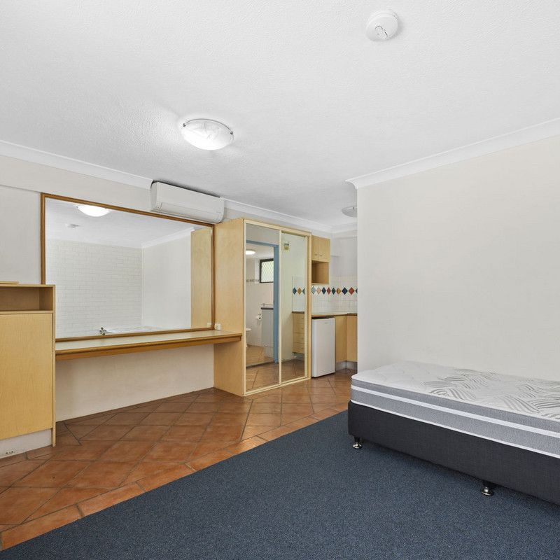 106/132 Marine Parade, Southport QLD 4215 - Apartment For Rent | Domain - Photo 1