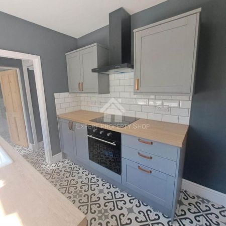 2 bedroom semi-detached house to rent - Photo 4