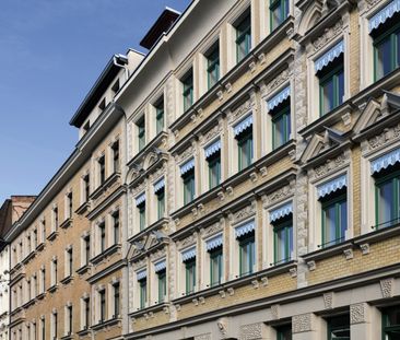 Hochwertig sanierte Maisonette-Altbauwohnung mit Balkon ! - Photo 6