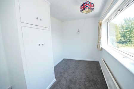 3 bed House - Detached for Rent - Photo 5