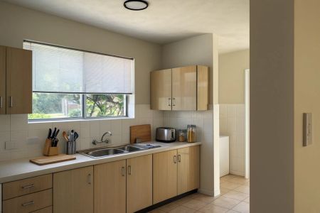 Bright & Modern Apartment in Prime Inner-City Location - Photo 5