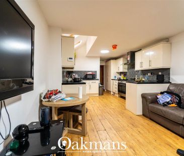 6 bedroom end of terrace house to rent - Photo 5