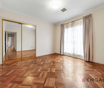 Spacious Family Home in a quite Location - Photo 3