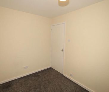 2 bedroom semi-detached house to rent - Photo 5