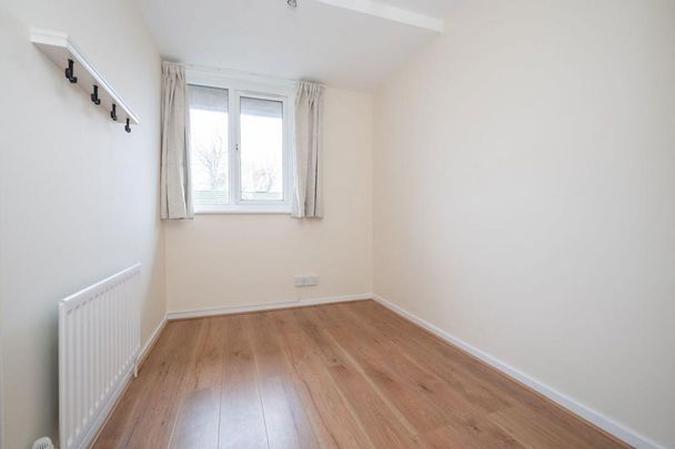 4 bedroom maisonette to rent - Photo 1