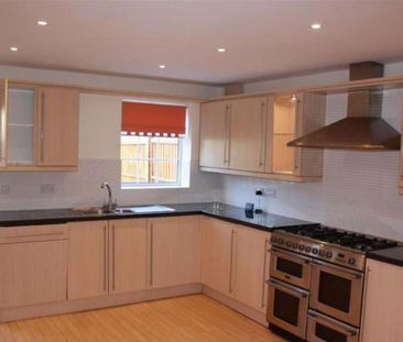 4 bedroom terraced house to rent - Photo 5