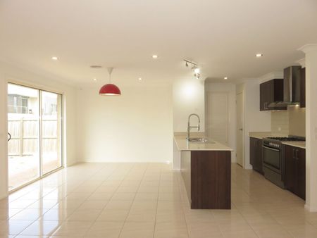 Modern Comfort & Convenience in Epping - Photo 2