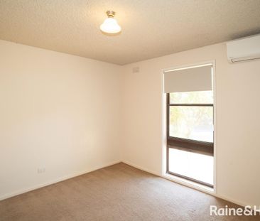 RIGHT AT HOME KOORINGAL - Photo 2