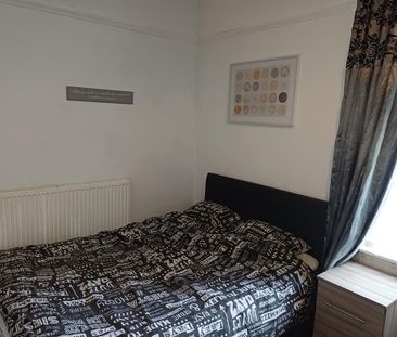 1 bedroom property to rent - Photo 4