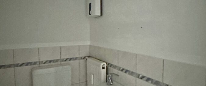 Gepflegte 3-ZKB-Wohnung im 1.OG mit Balkon + Loggia in ruhiger stadtnaher Lage - Photo 1