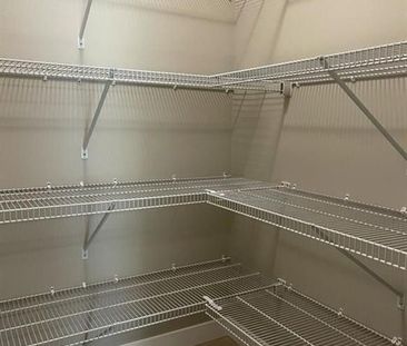 For Lease - 924 Robert Ferrie Drive, Kitchener, Ontario - Photo 5