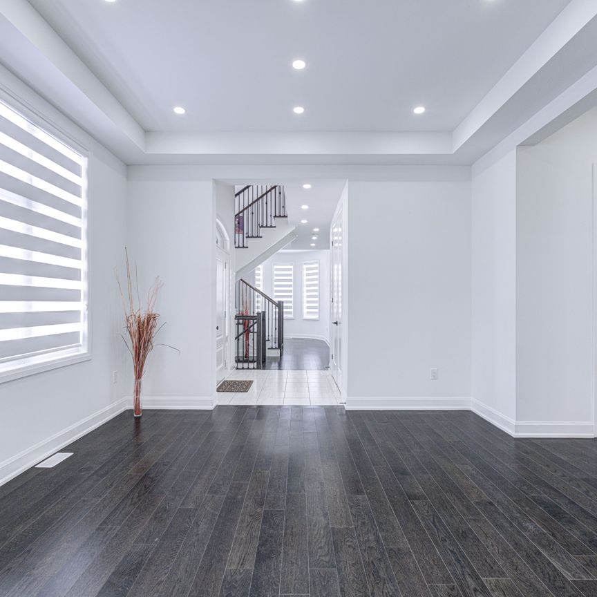 For Lease - 1479 Lakeport Crescent, Oakville, Ontario - Photo 1