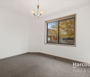 Beautiful 3-Bedroom Home in Reservoir - Photo 5