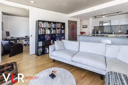 Condo in Downtown Vancouver, BC - Photo 4