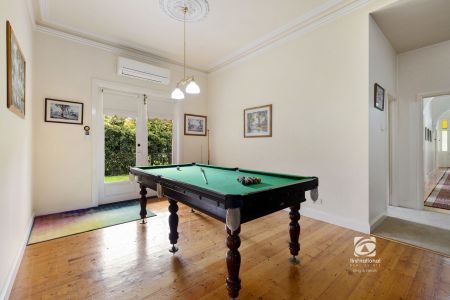 LARGE SHED - FARM LIVING - Photo 2