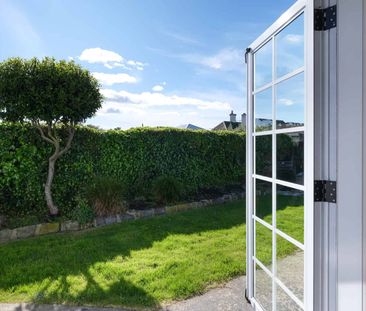 Warm, Stylish, and Spacious - Photo 1