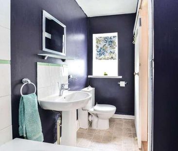 Cross Lane, Bingley, West Yorkshire, BD16 - Photo 2